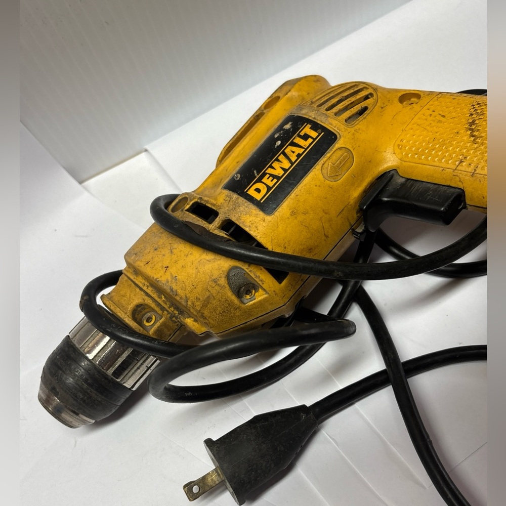 Dewalt DW 106 3/8 VSR Corded Electric Drill Works like a charm !!!